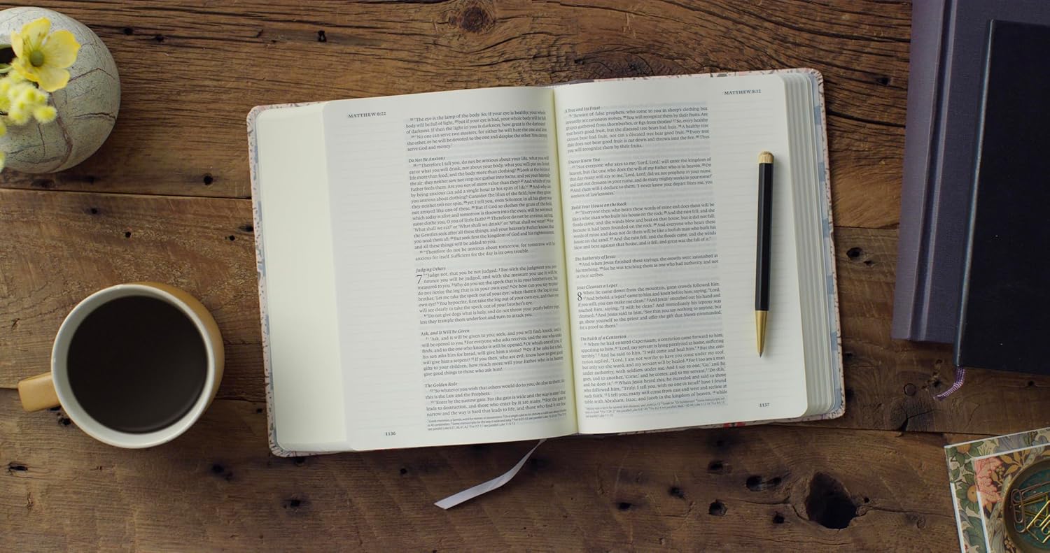 ESV Single Column Journaling Bible, Artist Series (Cloth over Board, Lulie Wallace, In Bloom): Holy Bible, English Standard Version