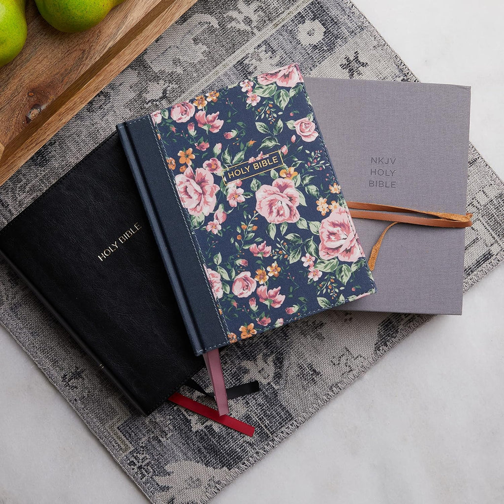 NKJV, Journal the Word Bible, Cloth over Board, Gray Floral, Red Letter, Comfort Print: Reflect, Journal, or Create Art Next to Your Favorite Verses