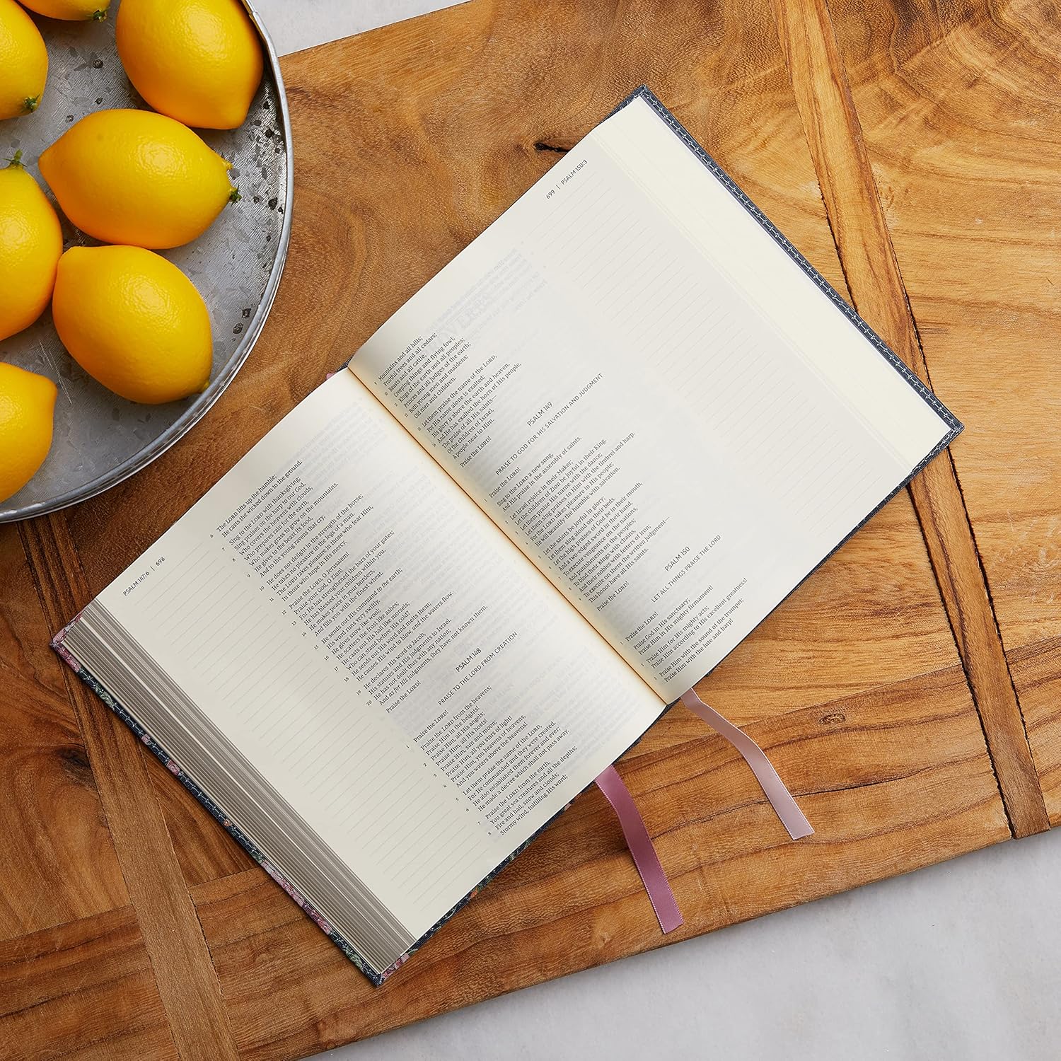 NKJV, Journal the Word Bible, Cloth over Board, Gray Floral, Red Letter, Comfort Print: Reflect, Journal, or Create Art Next to Your Favorite Verses